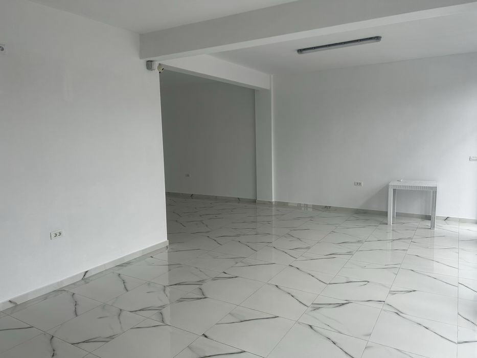 Inchiriez spatiu comercial Albesti situat la drumul national!