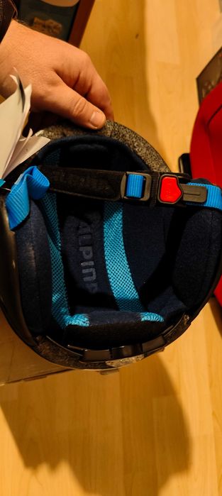 Нова ски каска Alpina Carat