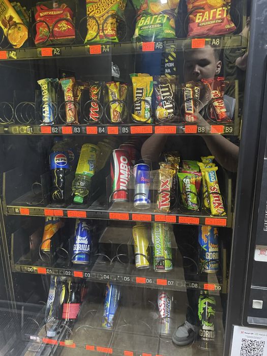 Продам снековый апарат  Caren 167