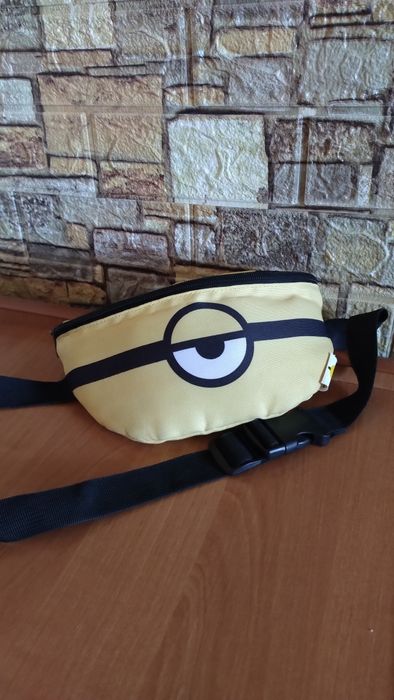 Детска чанта за кръст "Миньони"