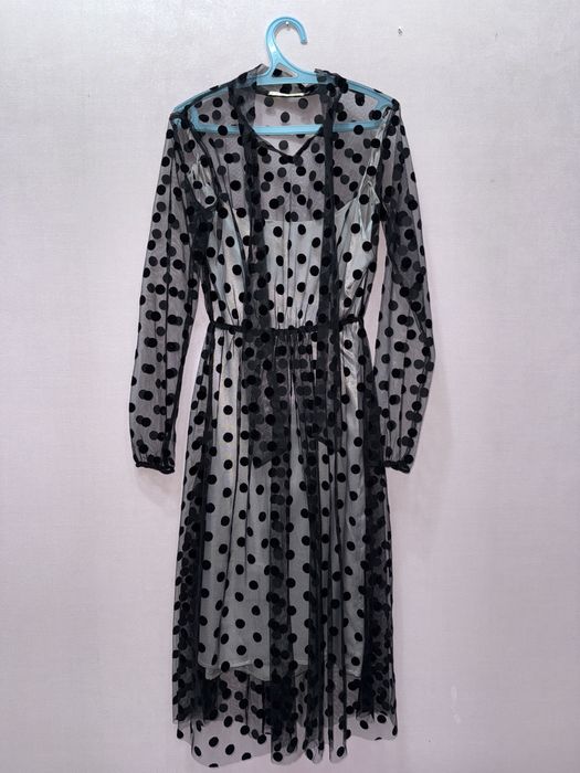 Женская одежда: 3 юбки и 2 платья