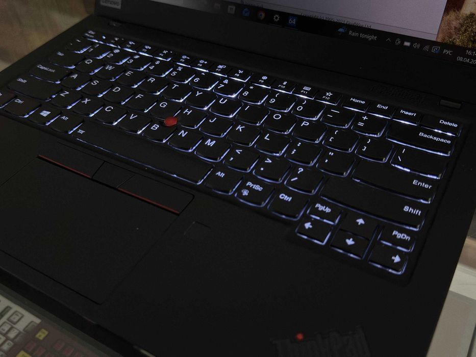 Lenovo ThinkPad X1 Carbon Gen 8 Core i5-10310U ram 8 ssd 256