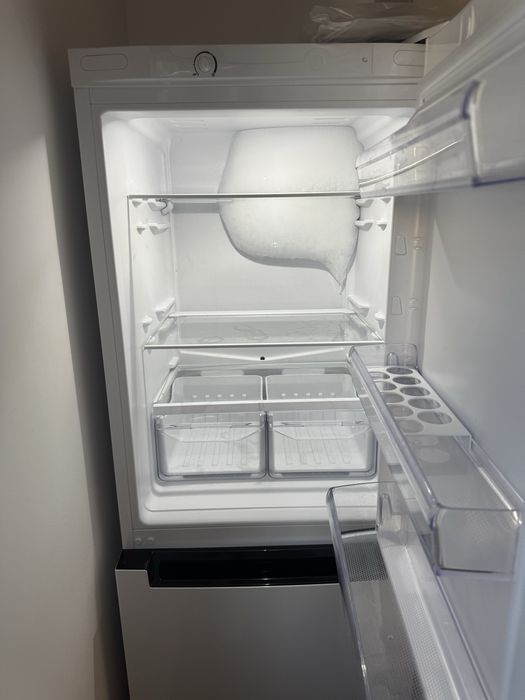 Холодильник Indesit 4160W