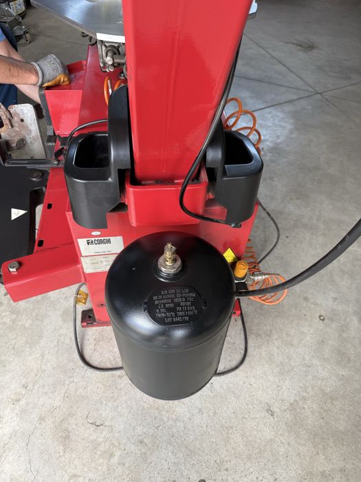 Машина монтаж демонтаж гуми