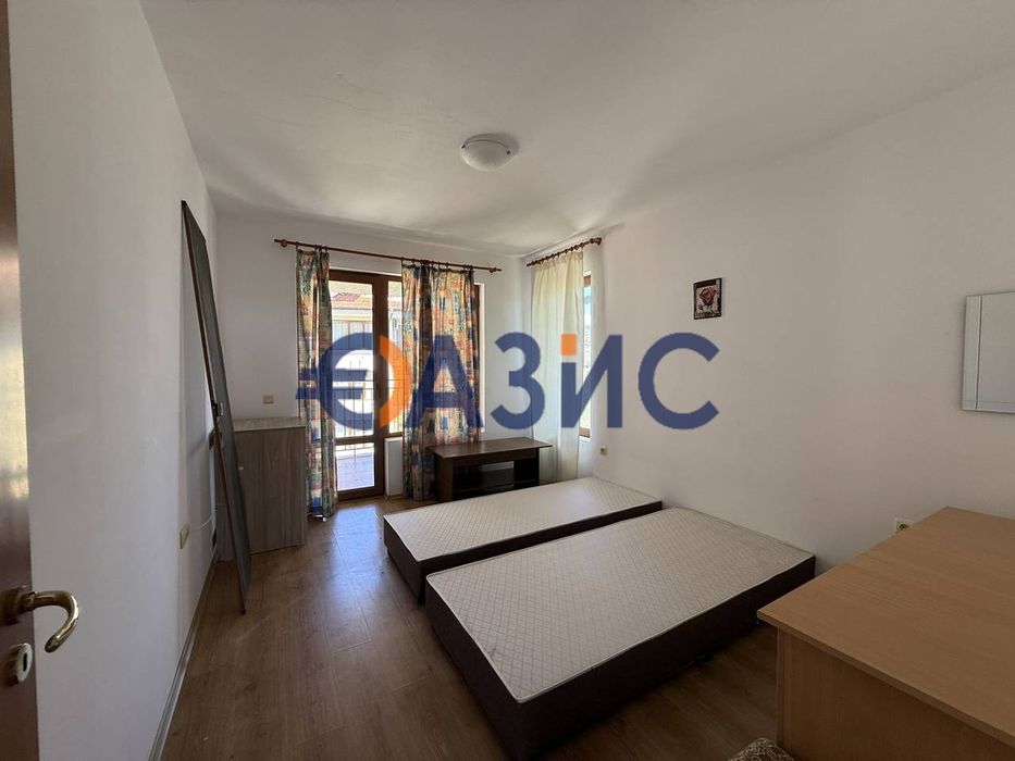 Двустаен апартамент с далечна гледка към морето в Комплекс " Арките" -