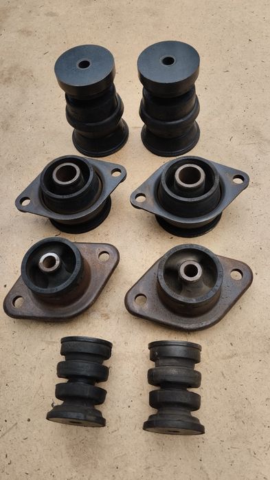 Подушки рамы Toyota Sequoia