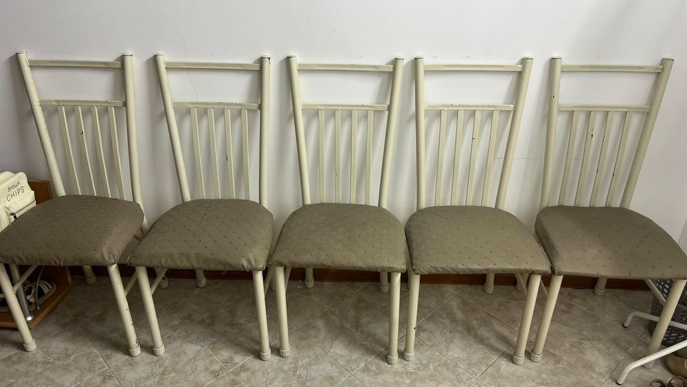 Продам стуль С стульями бу стол