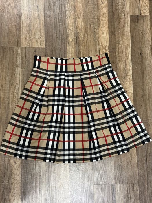 Дамска къса пола стил Burberry - размер S