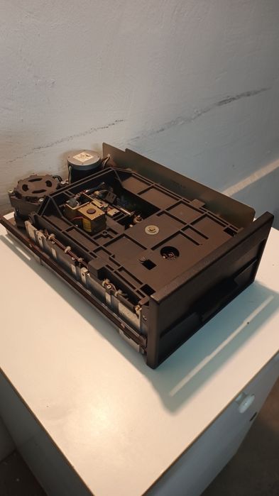 Продавам 8 inch floppy disk drive / 8 инчови флопи дискови устройства