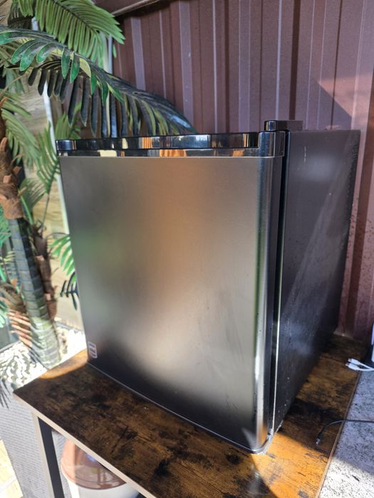 Frigider/ Racitor bauturi 45 l Metro Professional