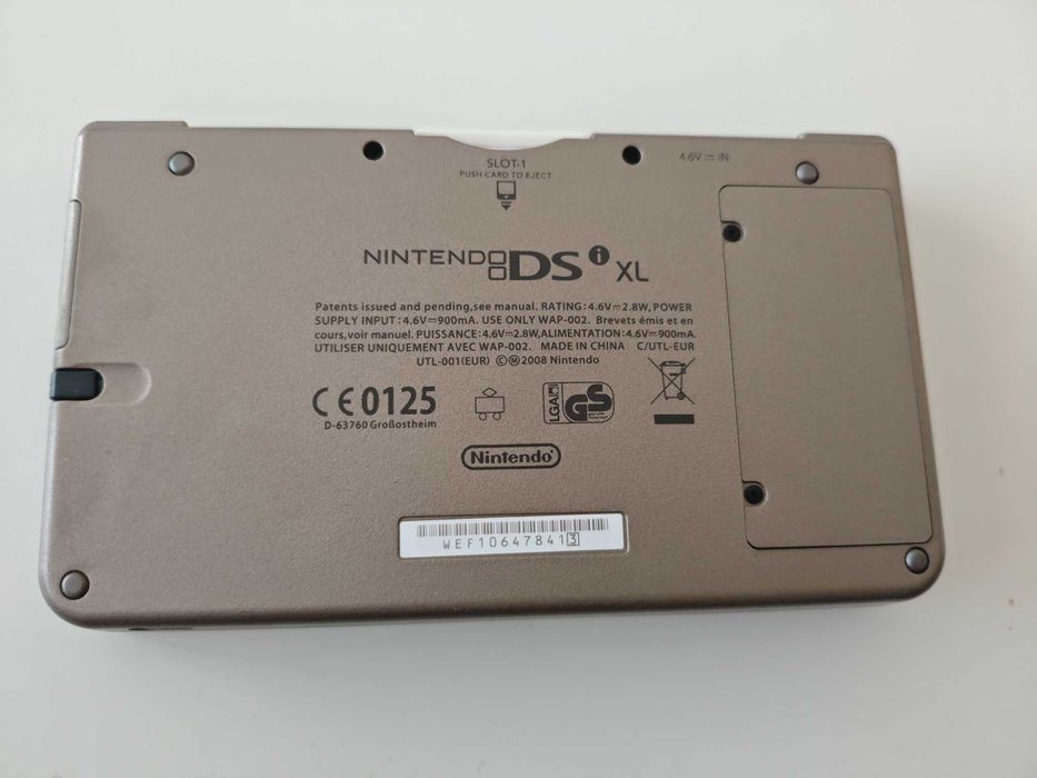 Nintendo DSi XL - качени много игри