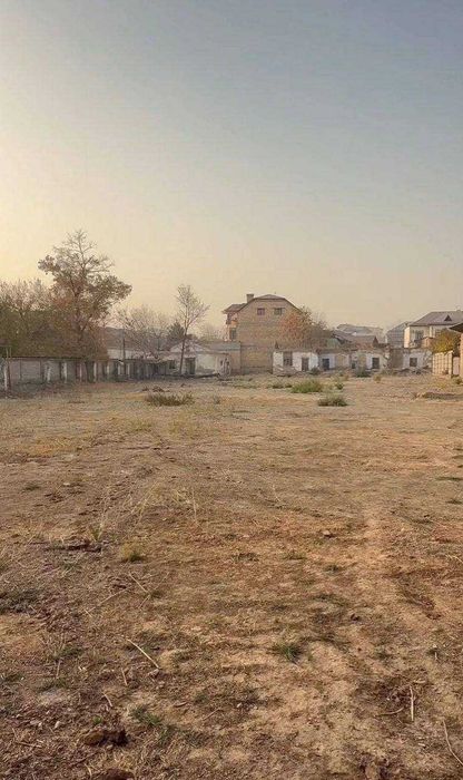 Отдельно стоящее здание 3000 м² на участке 50 соток