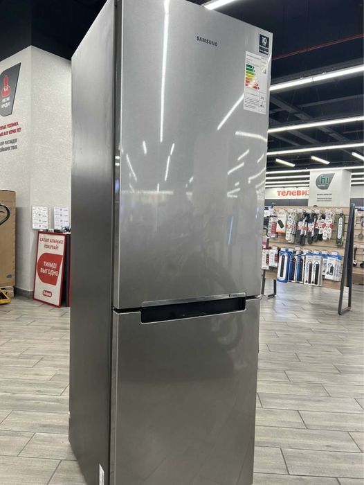 Продам новый холодильник Samsung