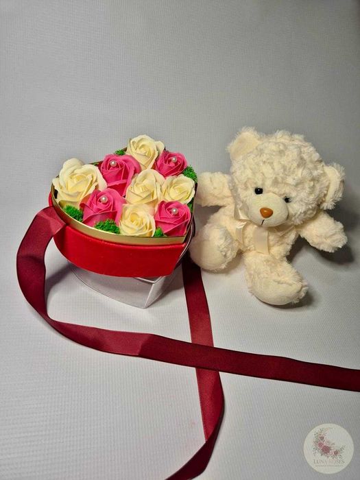 Aranjamente florale pentru V-day si Dragobete