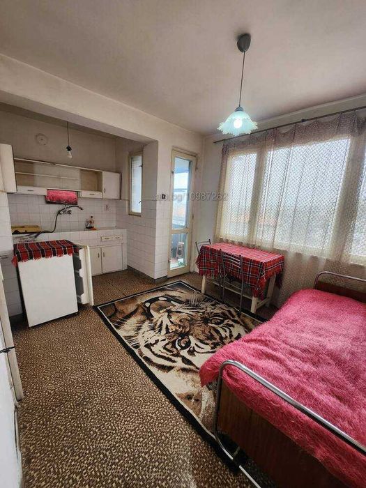 Тристаен апартамент на Идеален Център