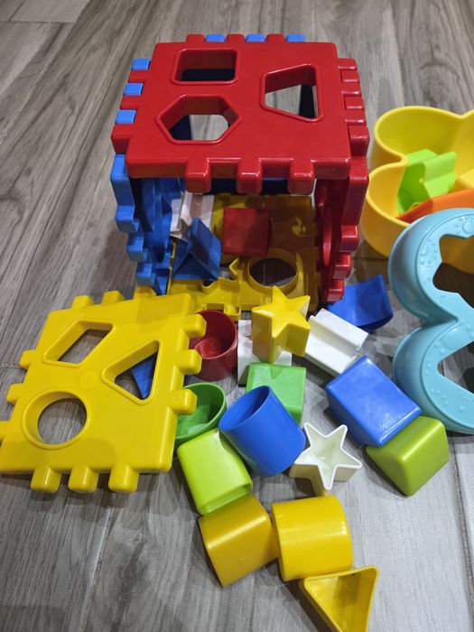 Два бебешки сортера