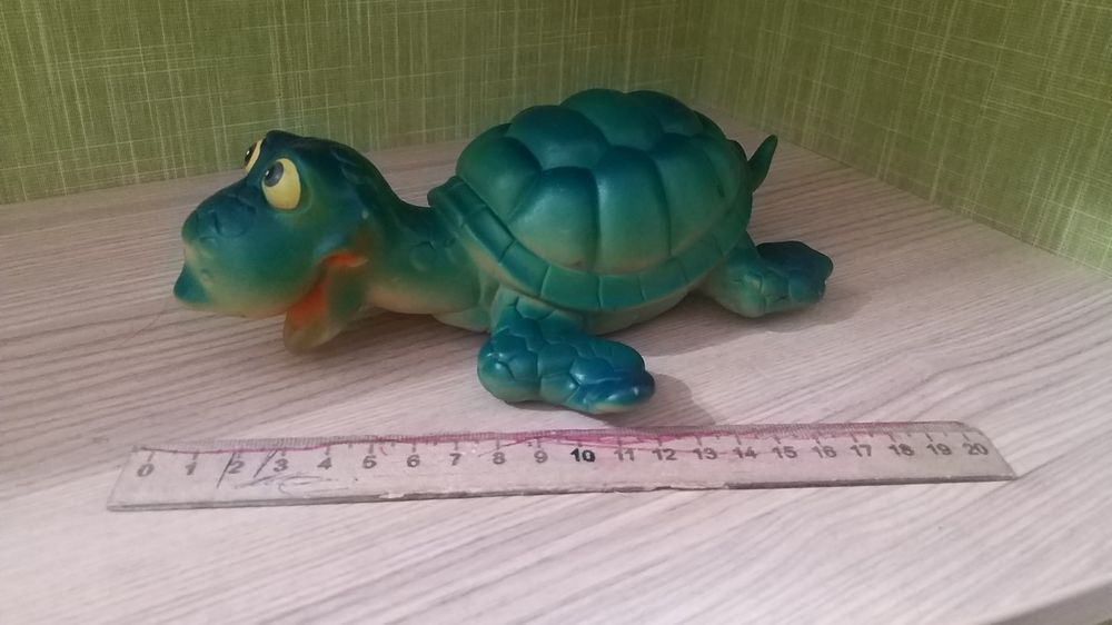 Резиновые фигуры животных