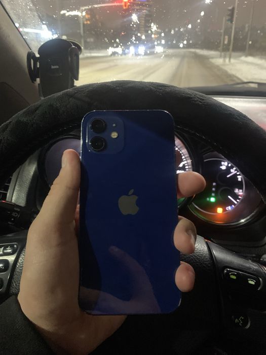 Продам айфон 12( синий)