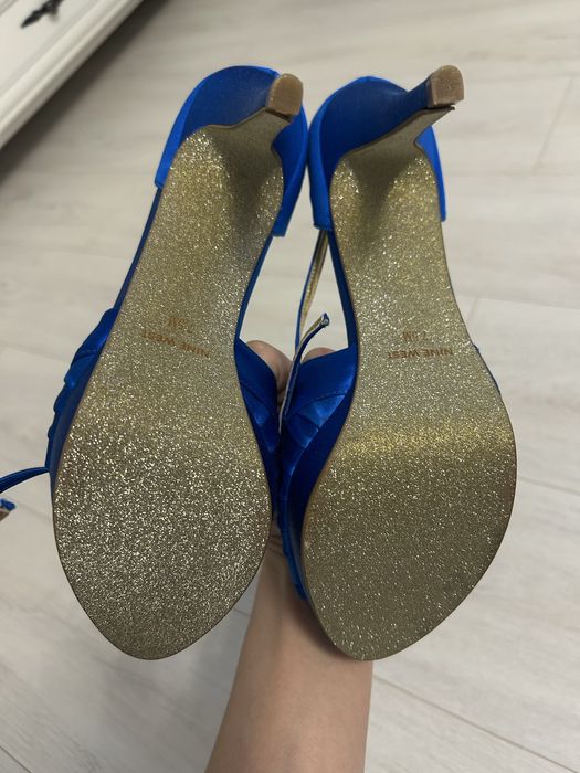 Босоножки женские