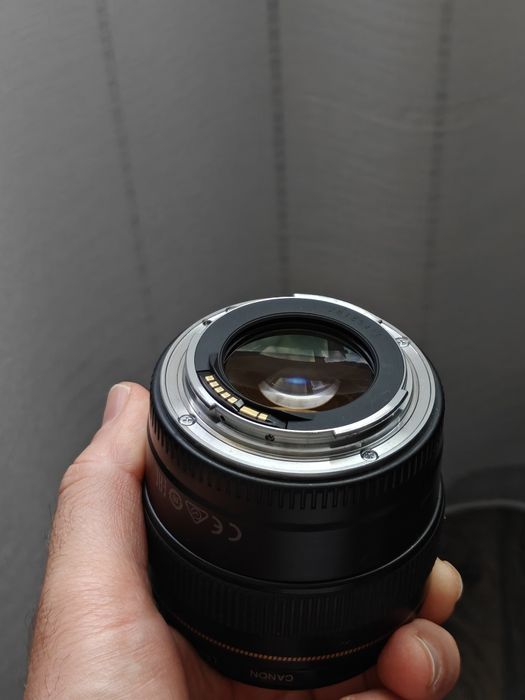 Canon  85 1.8 mm