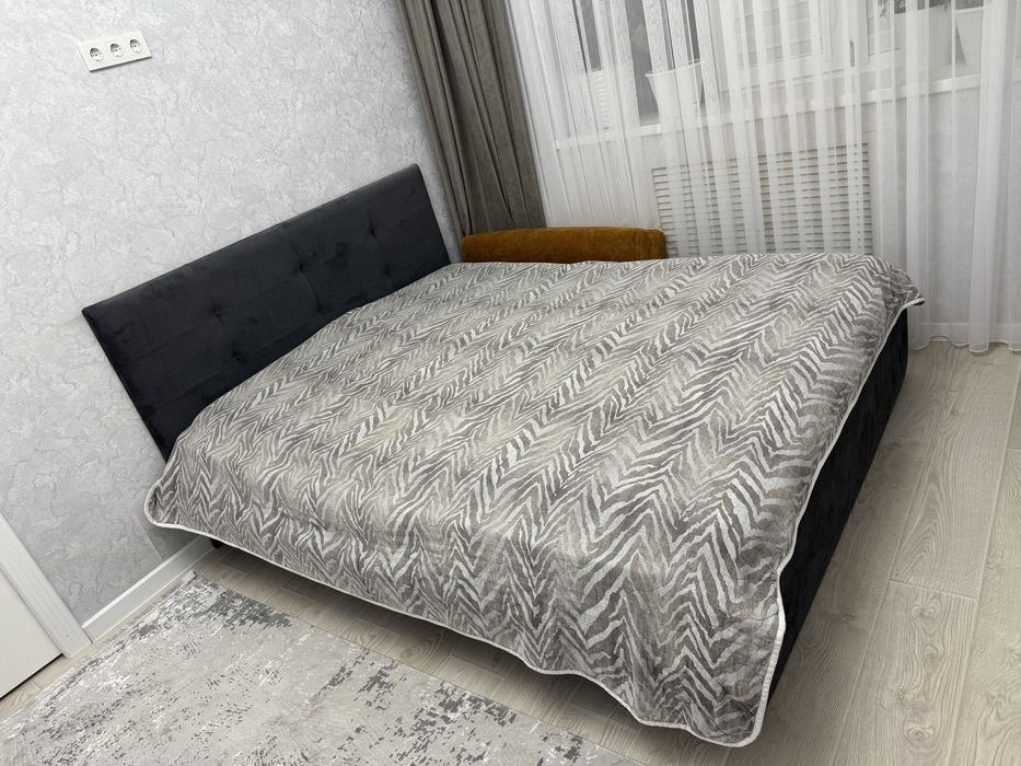 Кровать в хорошем состояний