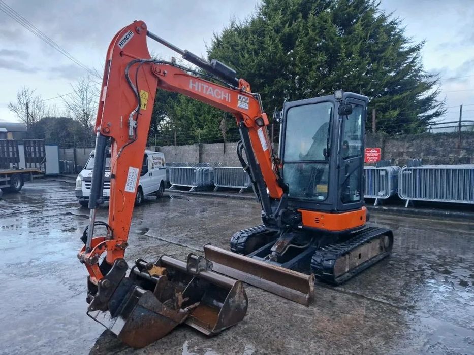 Excavator Hitachi 38u