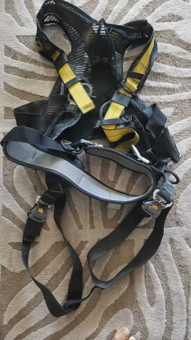 ham safety petzl Volt wind + carabiniera noua