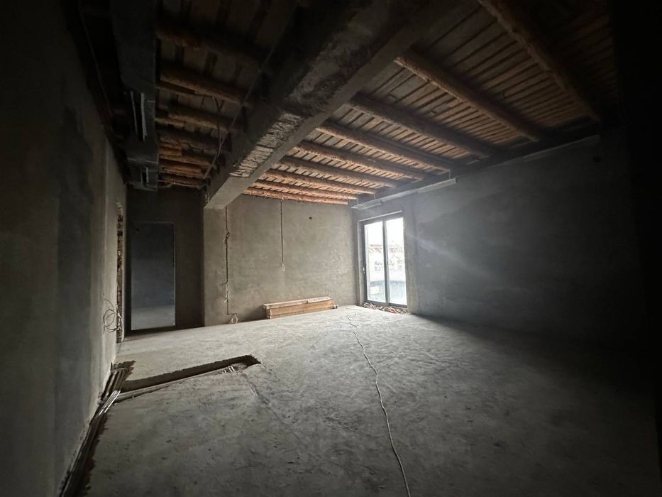 Метро Буюк Ипак Йули, Британская школа Дом 430 кв.м