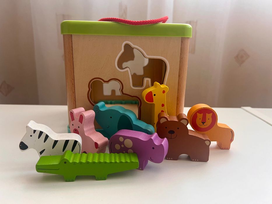 Играчки -  низанки , телефон, сортер