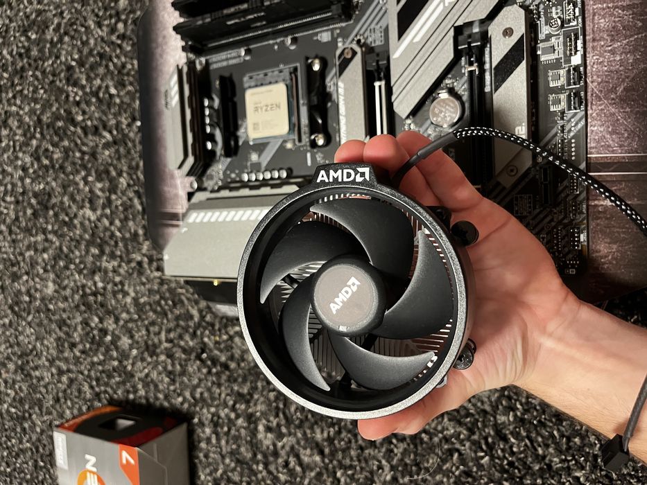 Kit Ryzen 7 5700g+Mobo msi x570s+16gb ram crucial balistix