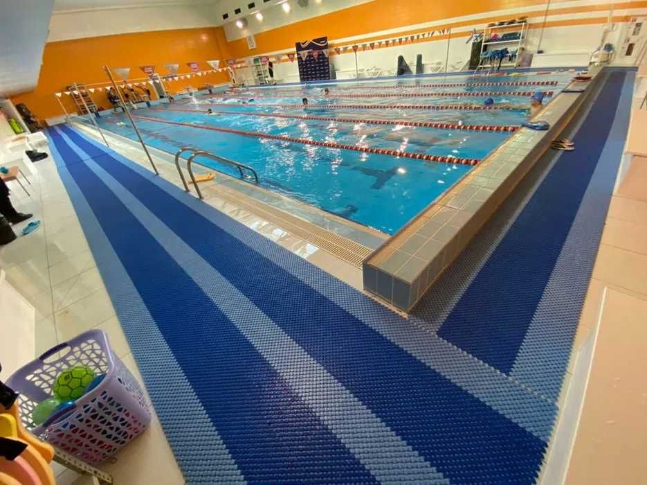 покрытие  для бассейна. противоскользящий коврик