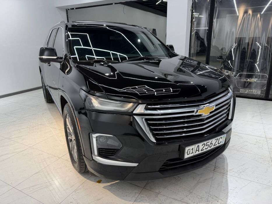 Traverse premier sotiladi 2023yil qora rang