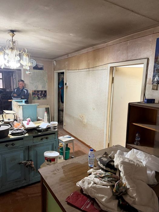 Продам чиланзар 9.  Трёх комнатная.  Балкон 2*6