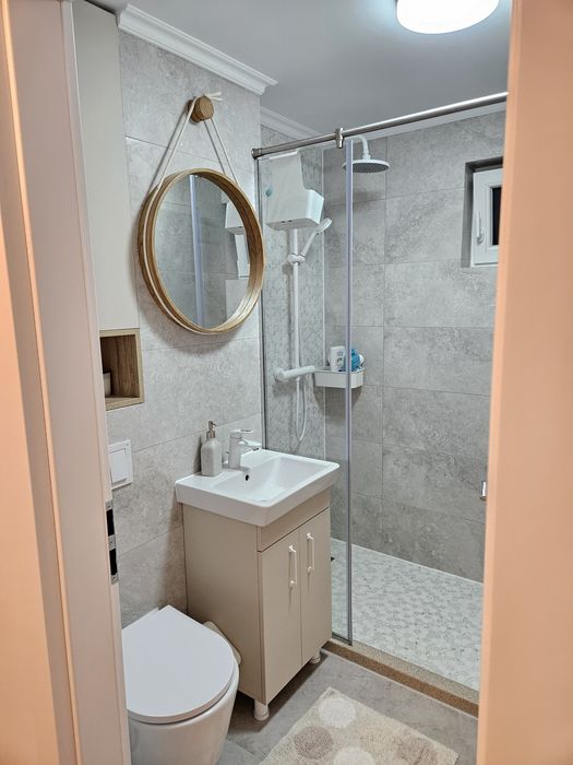 Apartament 3 camere, complet renovat, 2 băi, etaj 1 – Zona Spitalul Județean, Craiova