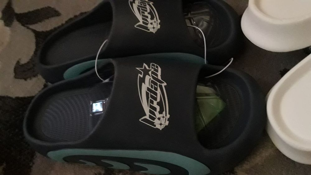 тапочки, кроксы по 2 тысячи