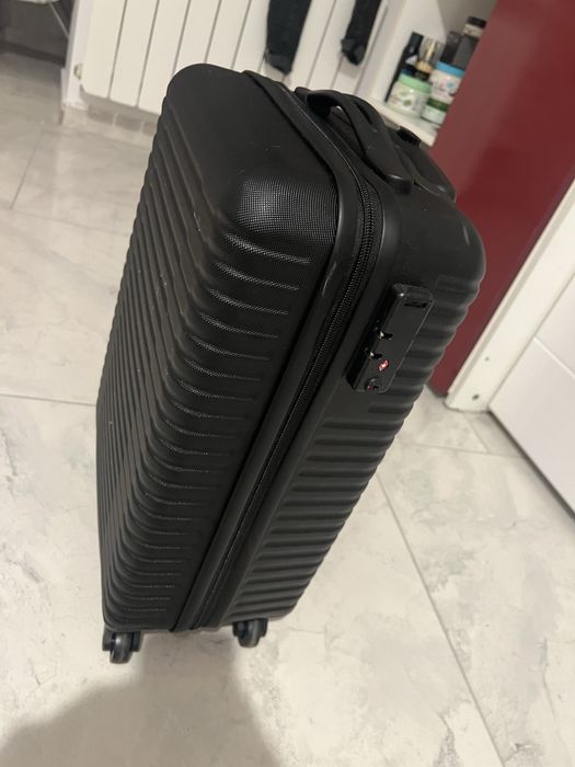 Vand trolere  folosite 1 data sunt in stare buna