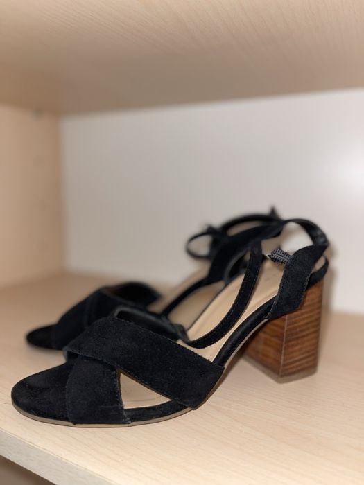 Sandale elegante toc patrat