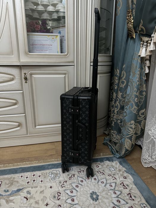 Чемодан Louis Vuitton