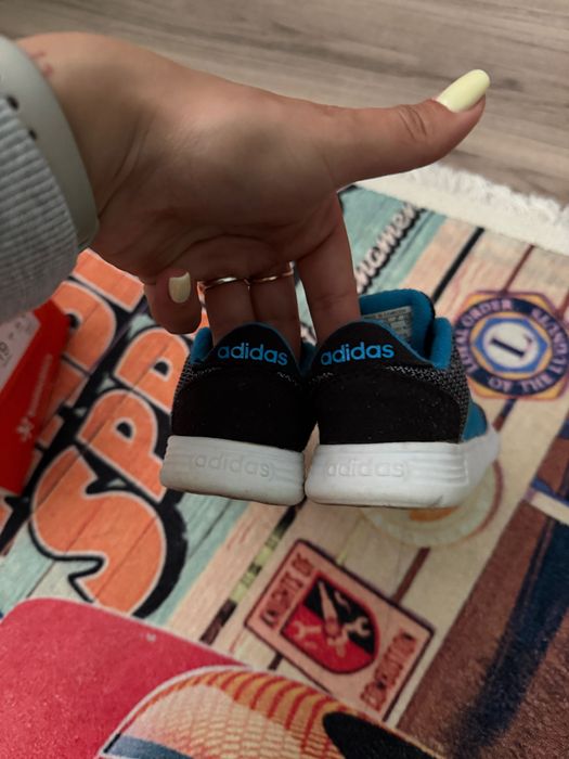 Използвани бебешки обувки Adidas