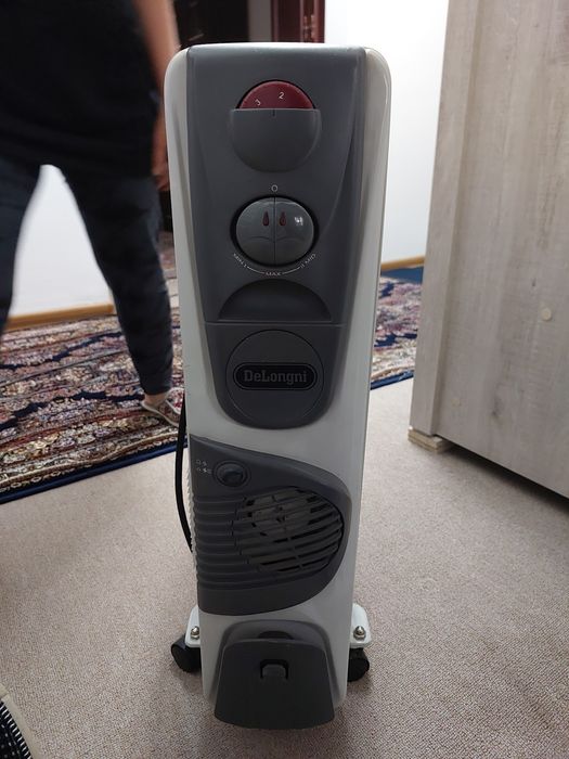 Масляный обогреватель DeLongni