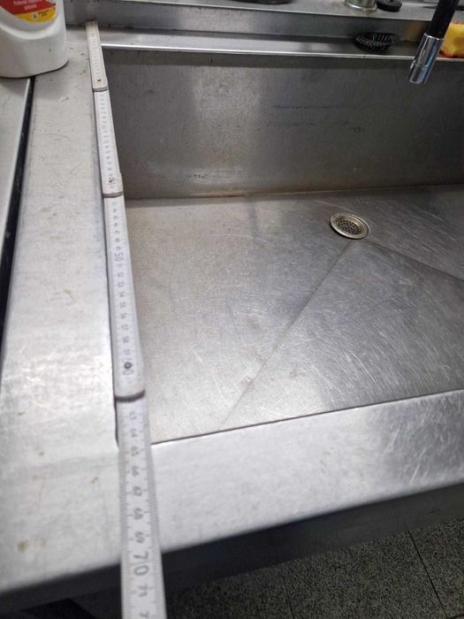 Mobilier inox bucătărie ( masa, chiuveta, raft, hota) - pret/ pachet