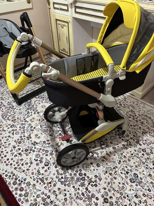 Коляска “Hot Mom”