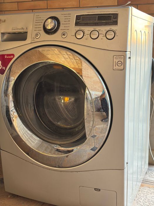 Продаеться стиральная машина LG 8 kg