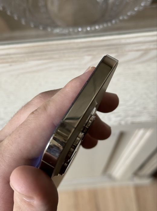 IPhone 14 pro 256 gold.