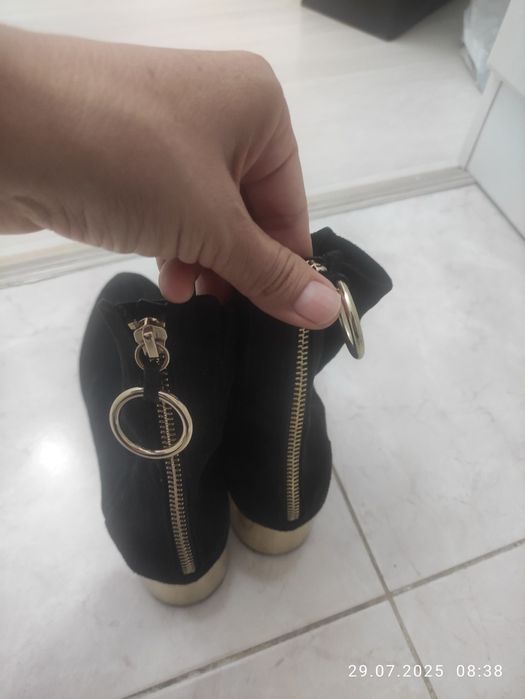 Осенни ботинки Zara