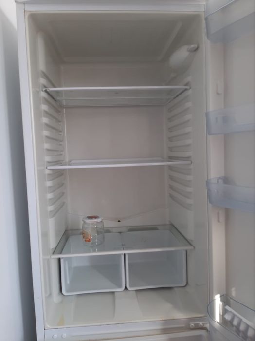 Продам холодильник индезит