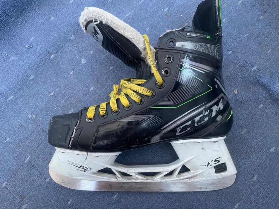 профессиональные коньки ccm