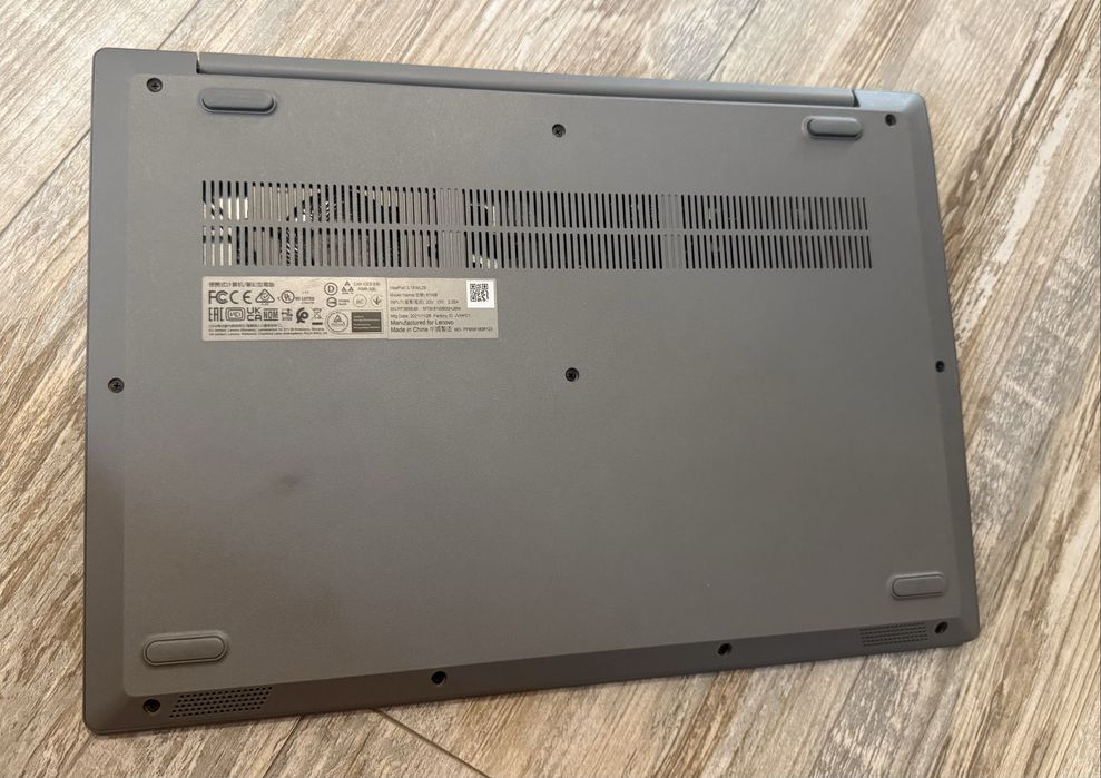 Лаптоп Lenovo IdeaPad 3 15IML05,