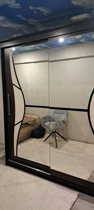 Продаеться шкаф-купэ.Б/у