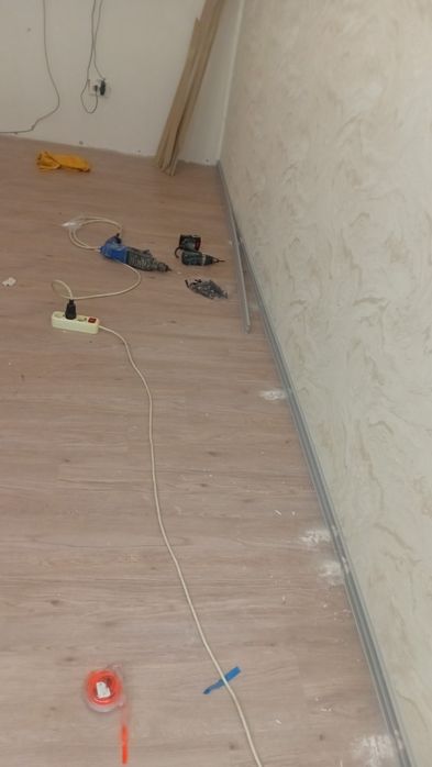 Поклейка обоев ремонт квартира